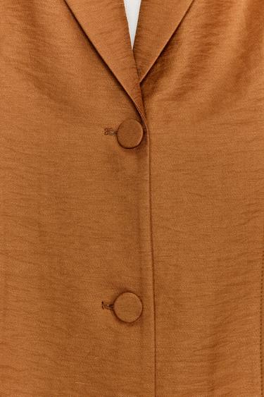 VESTE EN LIN À BOUTONS REVÊTUS - Curry de Zara - Image 11