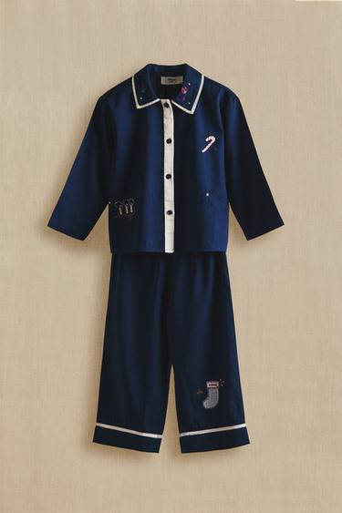 CONJUNTO PIJAMA INFANTIL PATCHES DE NATAL -  da Zara
