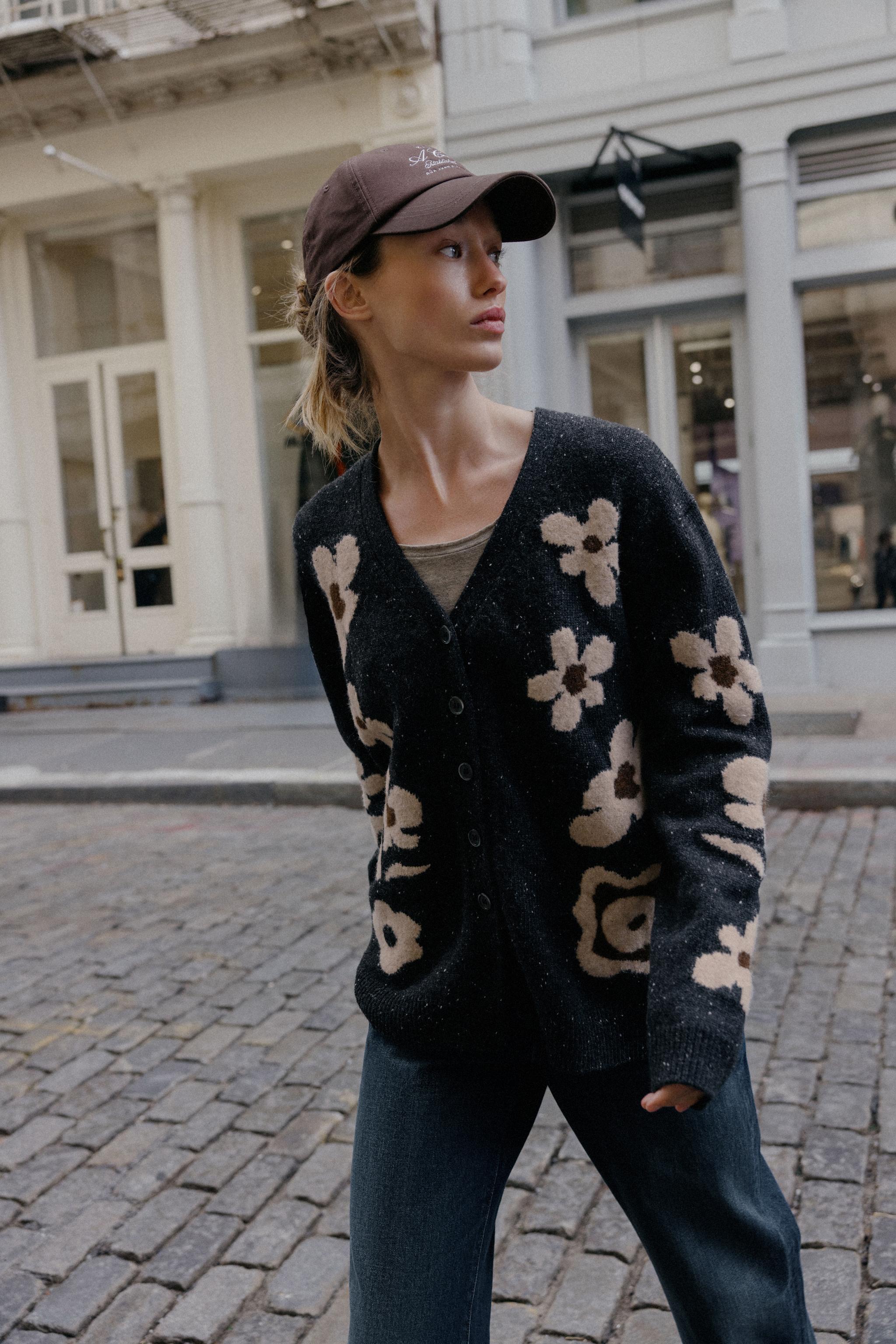GILET OVERSIZE EN MAILLE JACQUARD FLEURS