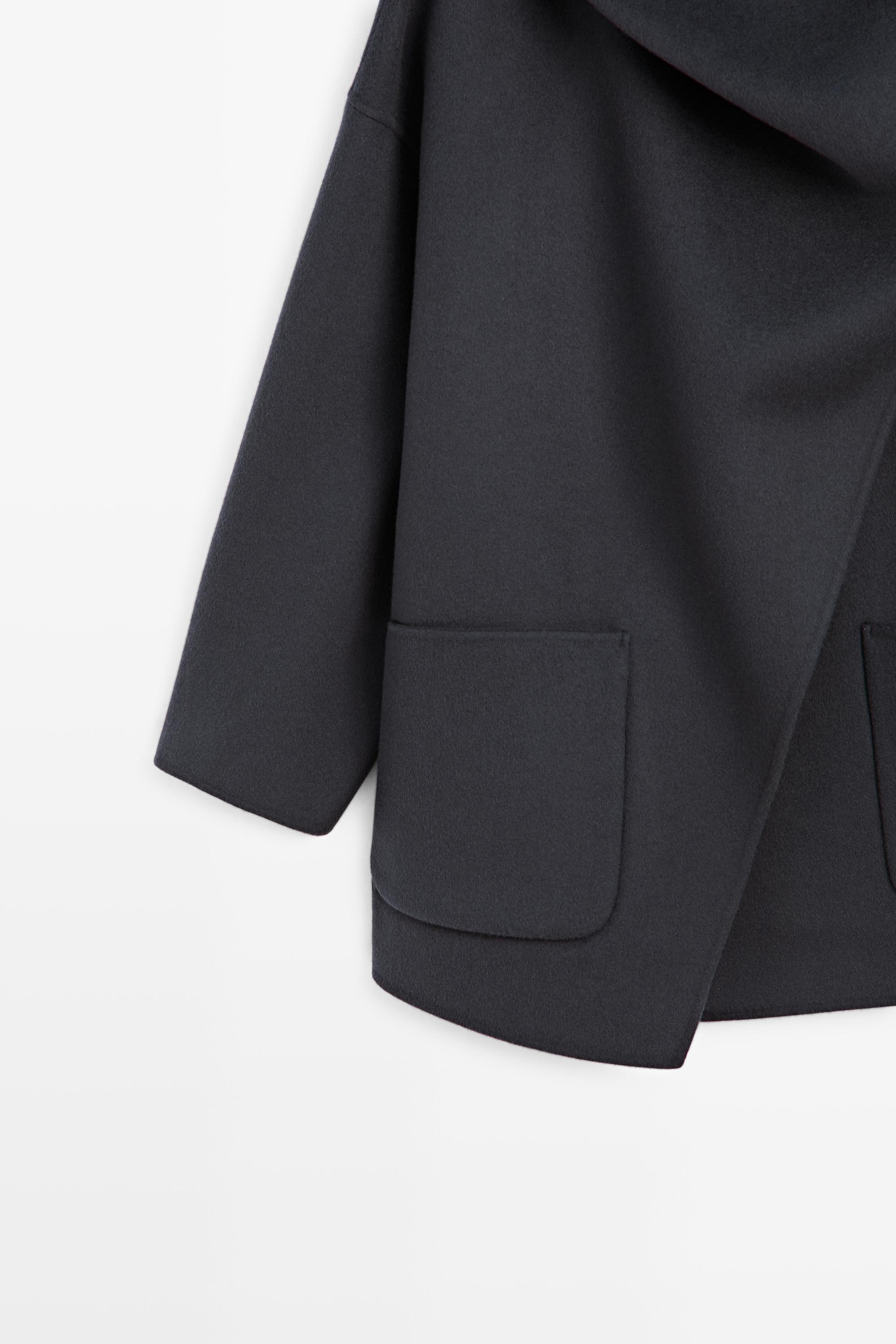 Manteau mi-long avec écharpe