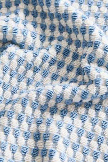 SERVIETTE DE BAIN COTON TEXTURÉ - Bleu clair de Zara - Image 4