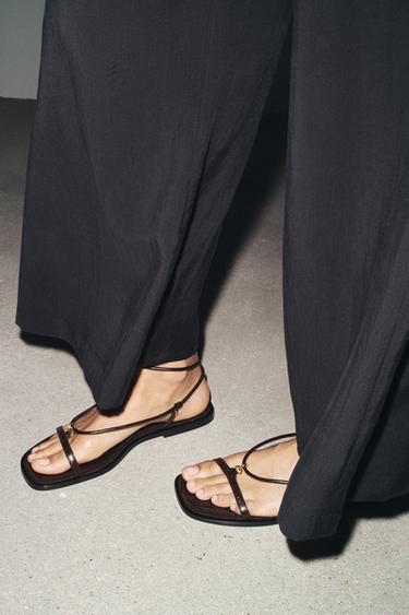 SANDALIA TIRAS FINAS PIEL - Marrón de Zara - Imagen 0