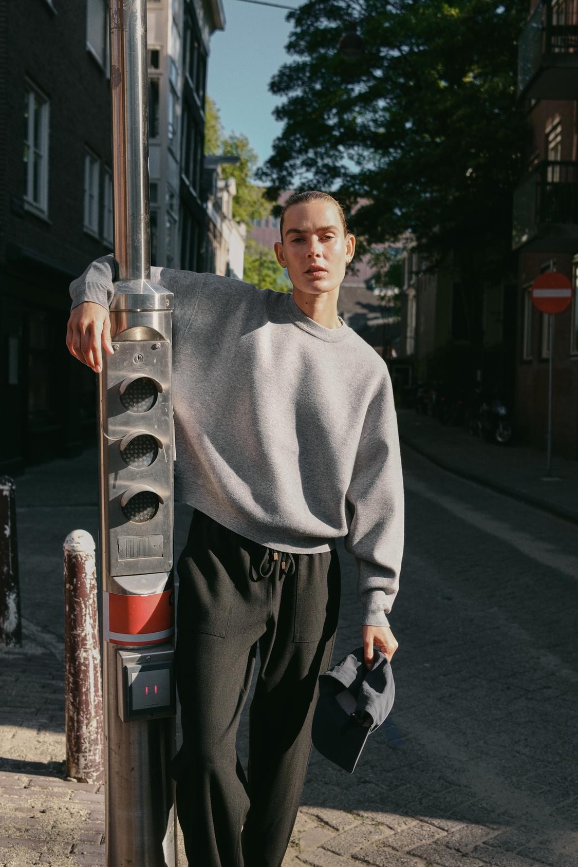 RIB KNIT SWEATSHIRT