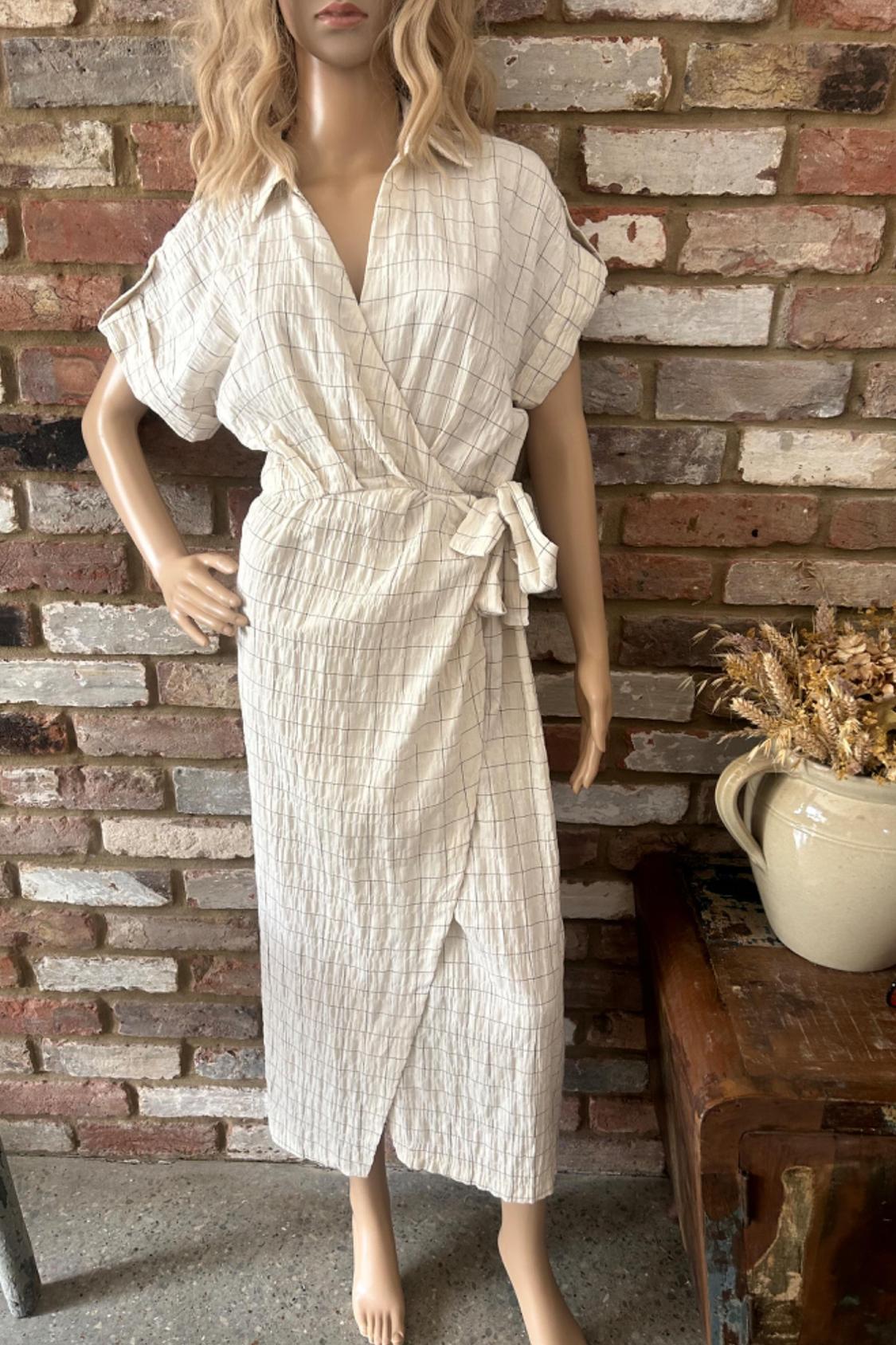 CHECKED DRESS WITH KNOT DETAIL - Image 2