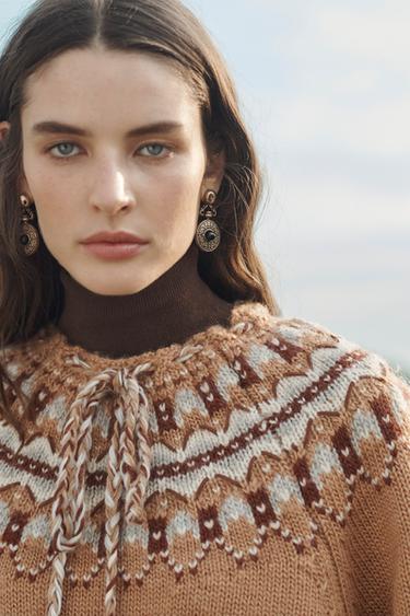 PONCHO JACQUARD EN MAILLE 100 % LAINE ÉDITION LIMITÉE - Camel clair de Zara - Image 3