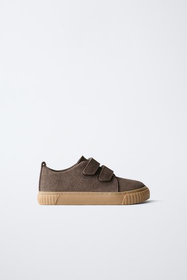 BAREFOOT-SNEAKER AUS VELOURSLEDER - Braun von Zara
