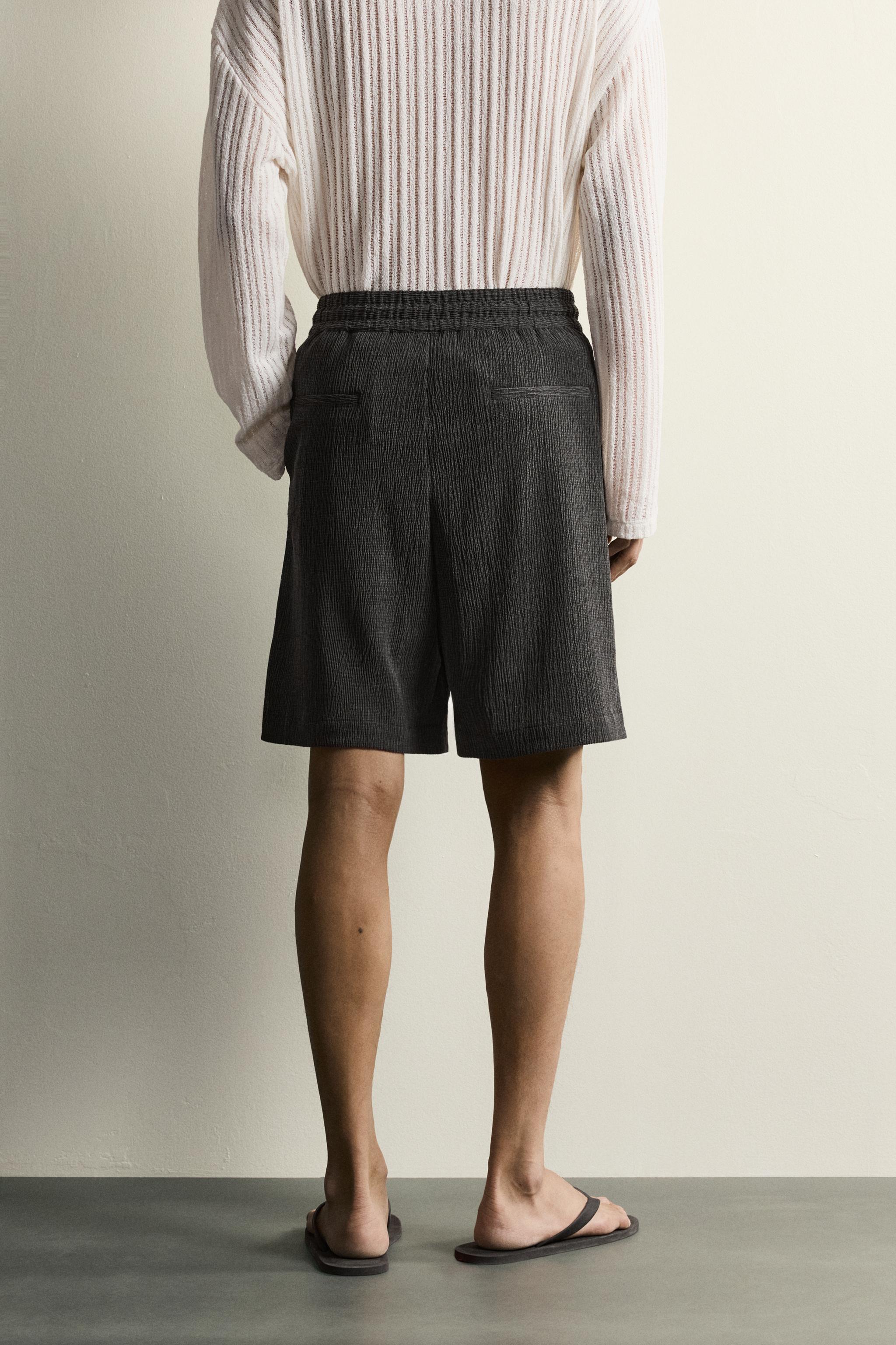TEXTURED RELAXED FIT SHORTS