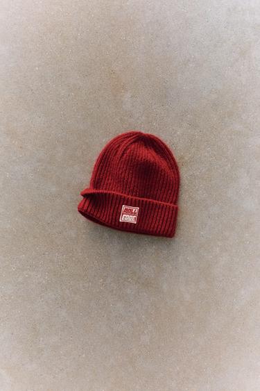 KNIT BEANIE WITH LABEL - Red by Zara