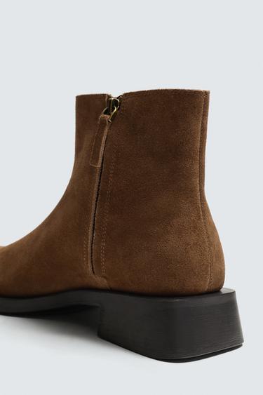 BOTTES EN CUIR SURPIQUÉES - Marron de Zara - Image 2