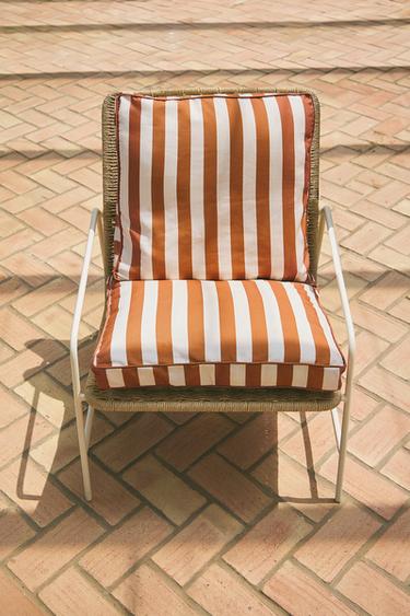 OUTDOOR STRIPED SEAT CUSHION - striped by Zara