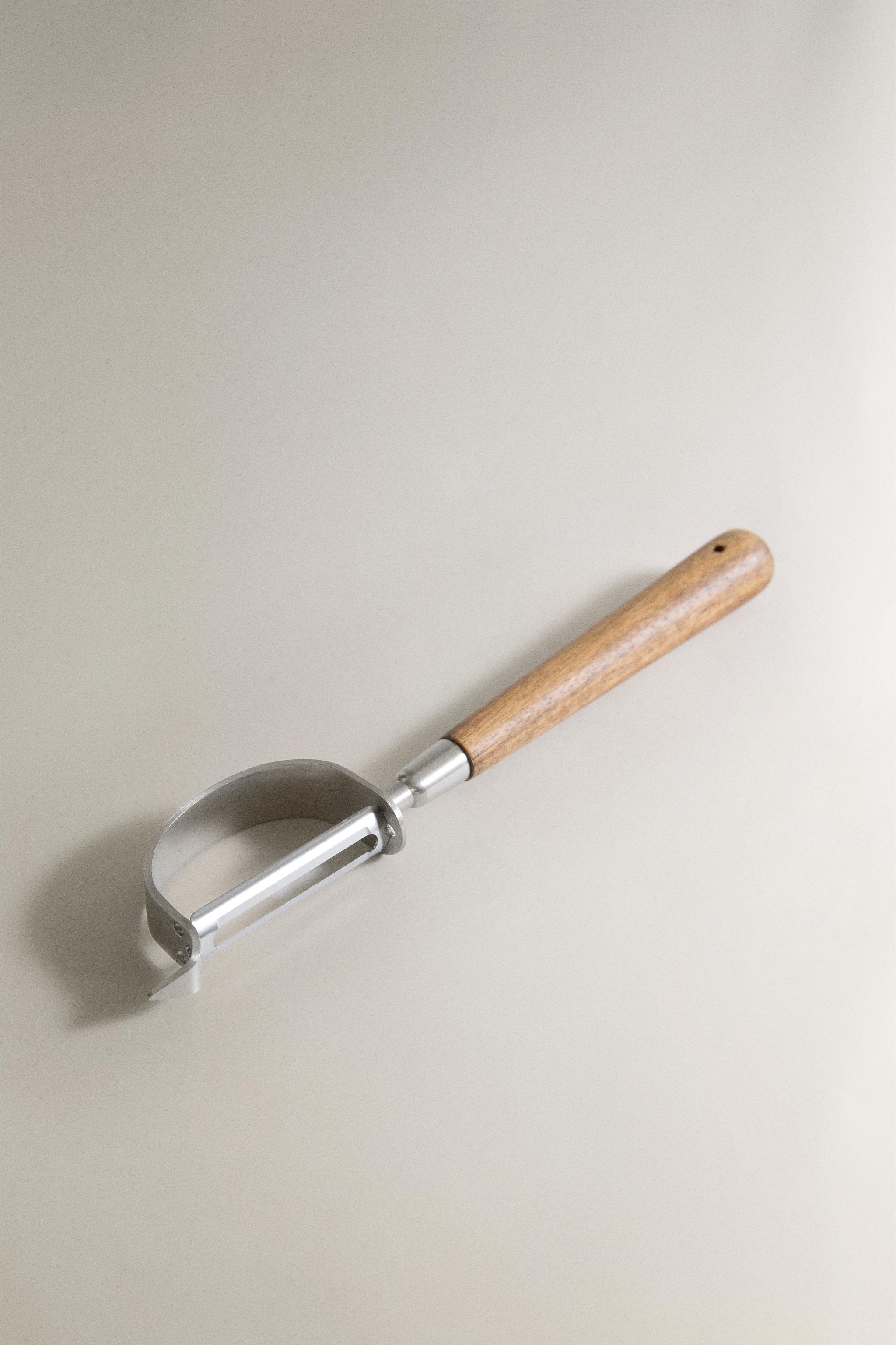 STEEL AND ACACIA PEELER — Brown