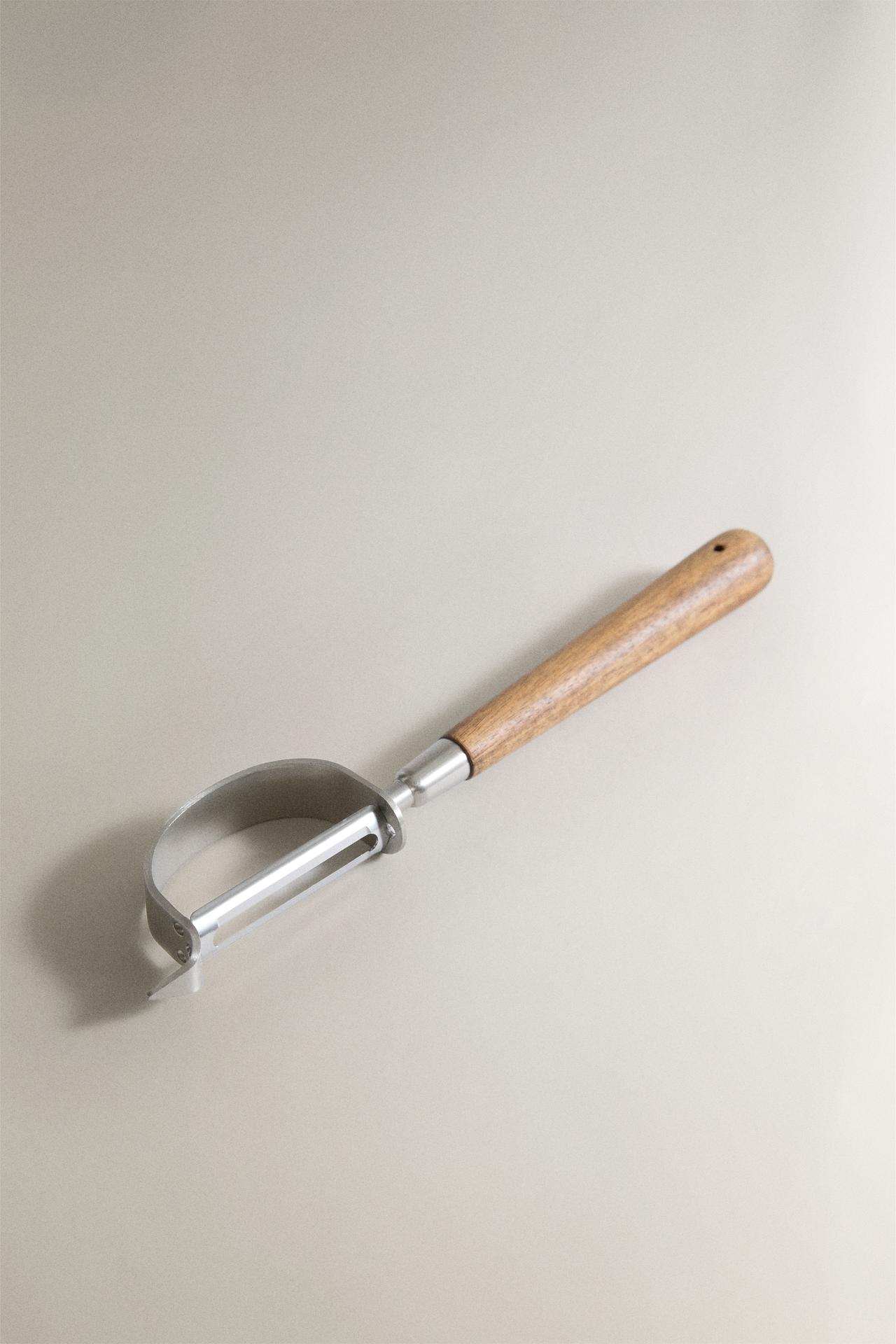 STEEL AND ACACIA PEELER — Brown