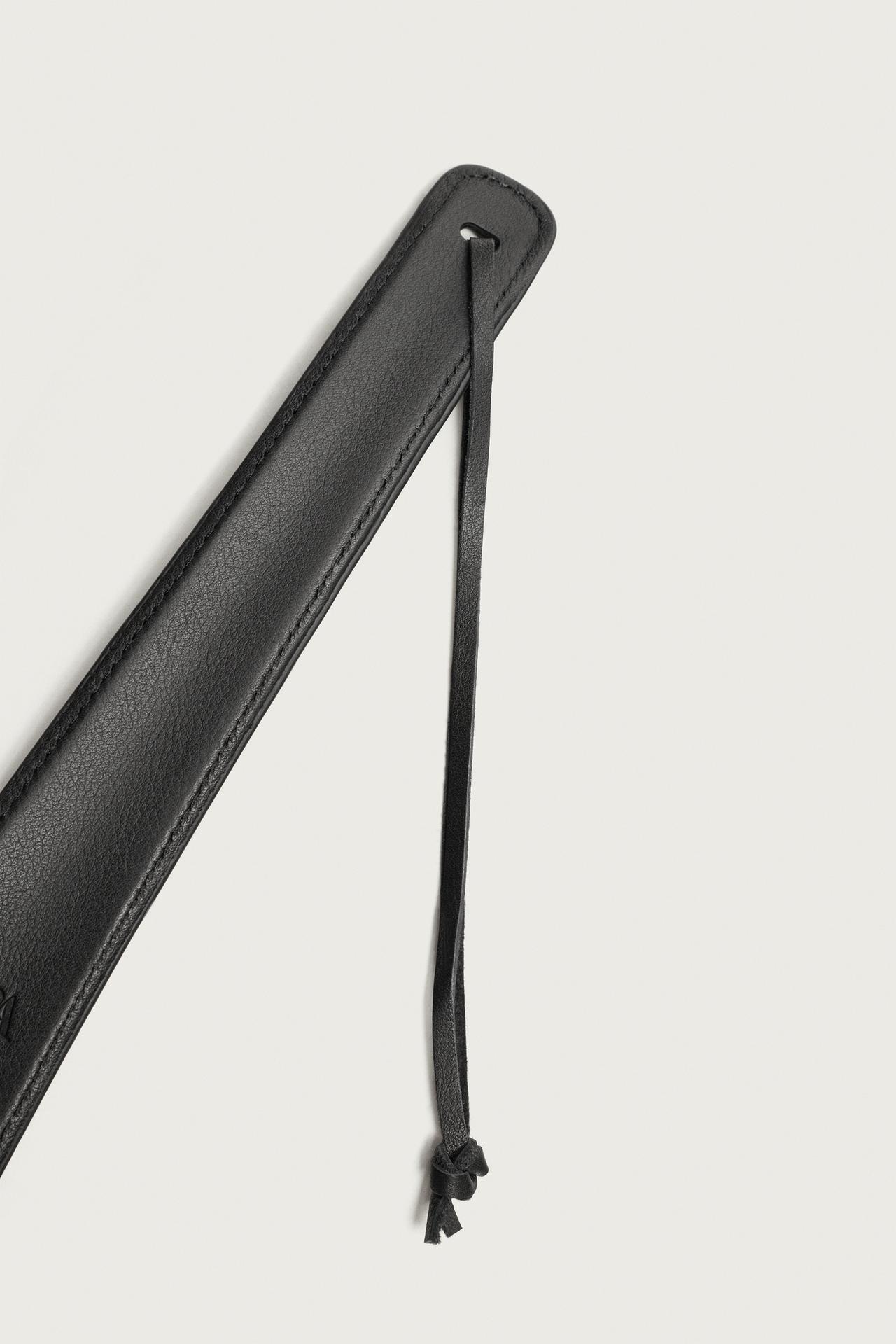 LEATHER SHOEHORN — Black