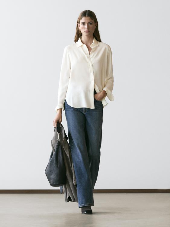 Flowing shirt with shirt collar