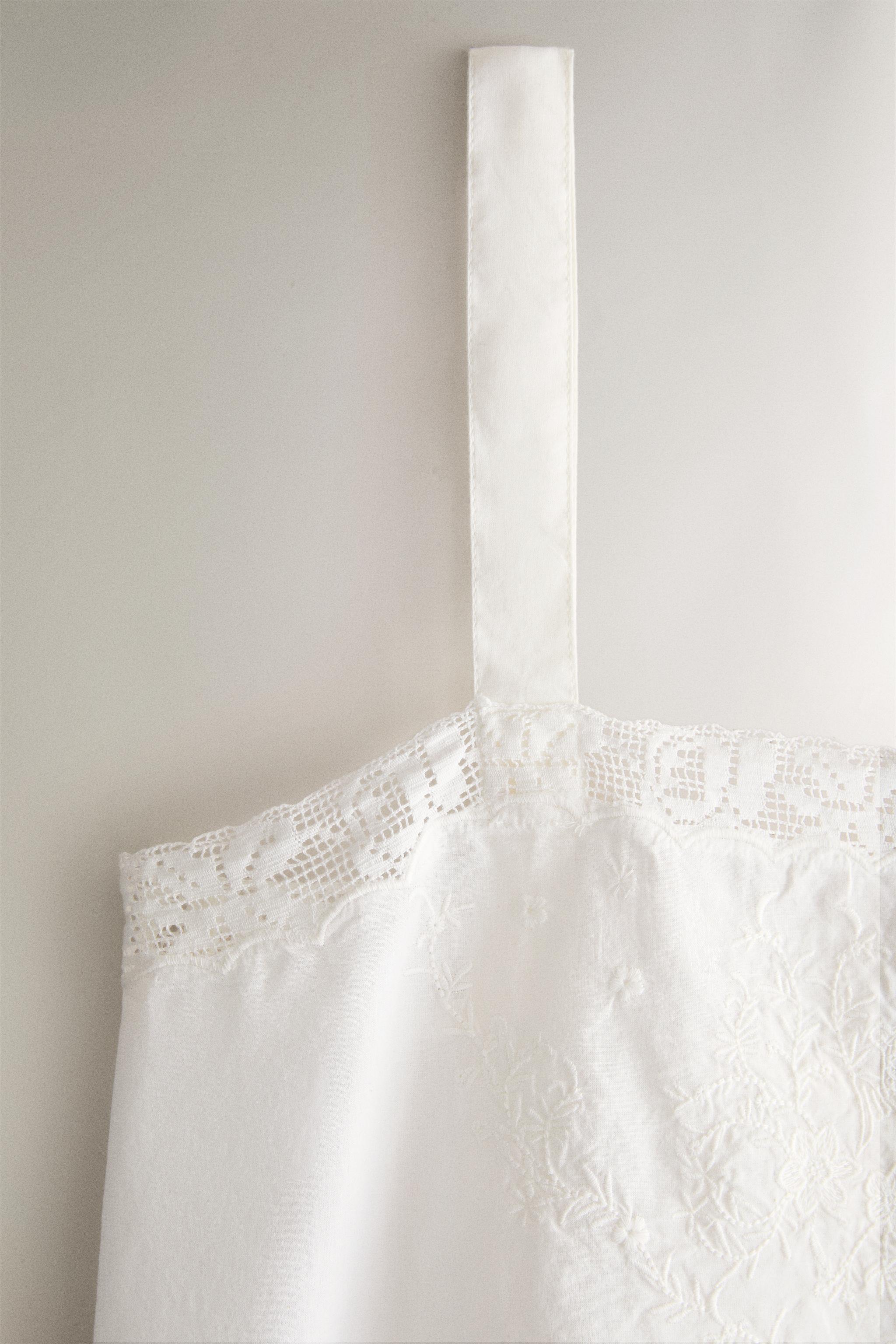 EMBROIDERED COTTON TOP