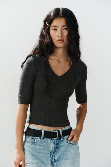 CAMISETA ESCOTE PICO - Gris antracita de Zara