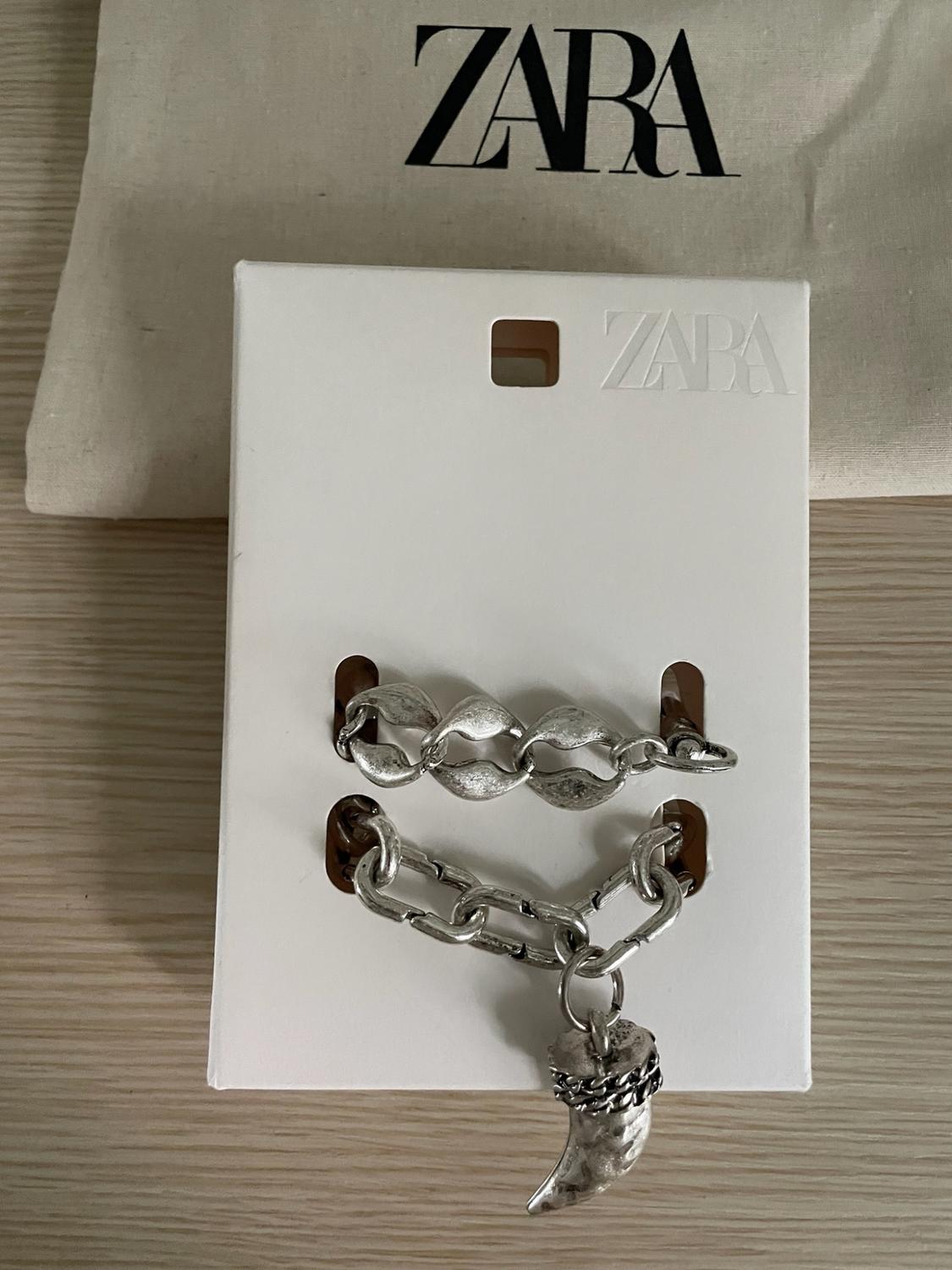 PACK OF 2 METAL BRACELETS WITH HORN PENDANT - Image 6