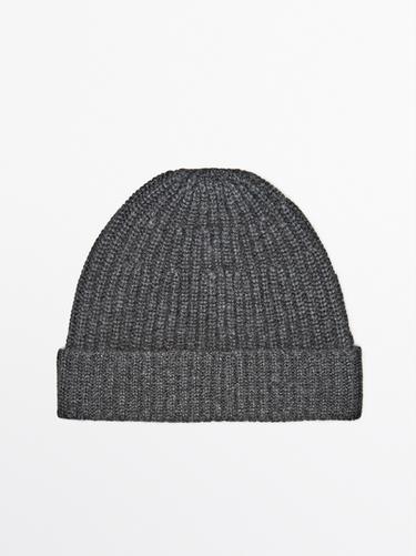 Bonnet côtelé 100 % cachemire - Gris anthracite de Zara