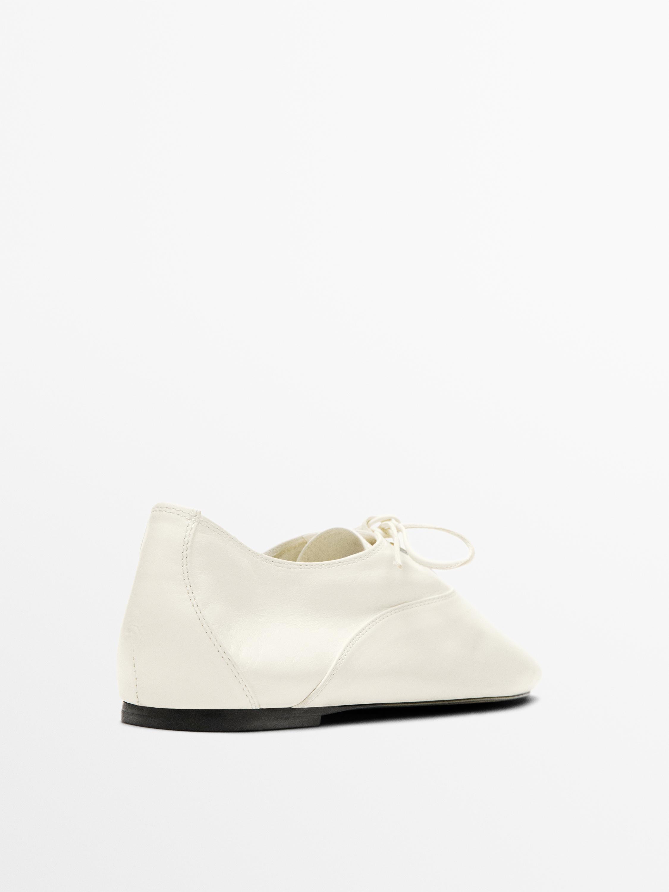 Chaussure à lacets en cuir souple