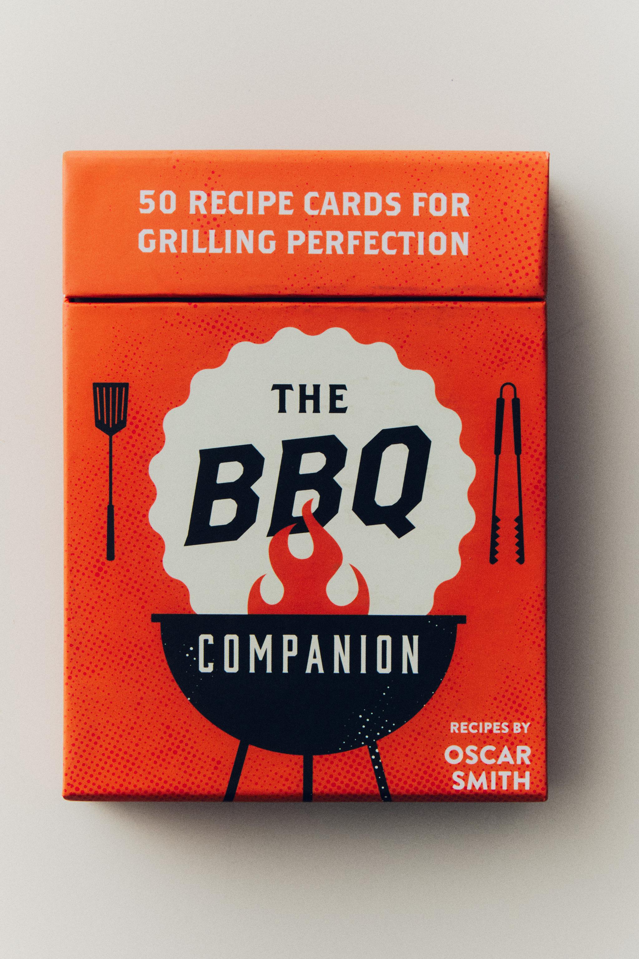 THE BBQ COMPANION: 50 RECIPE CARDS FOR GRILLING PERFECTION (ENGLISH)