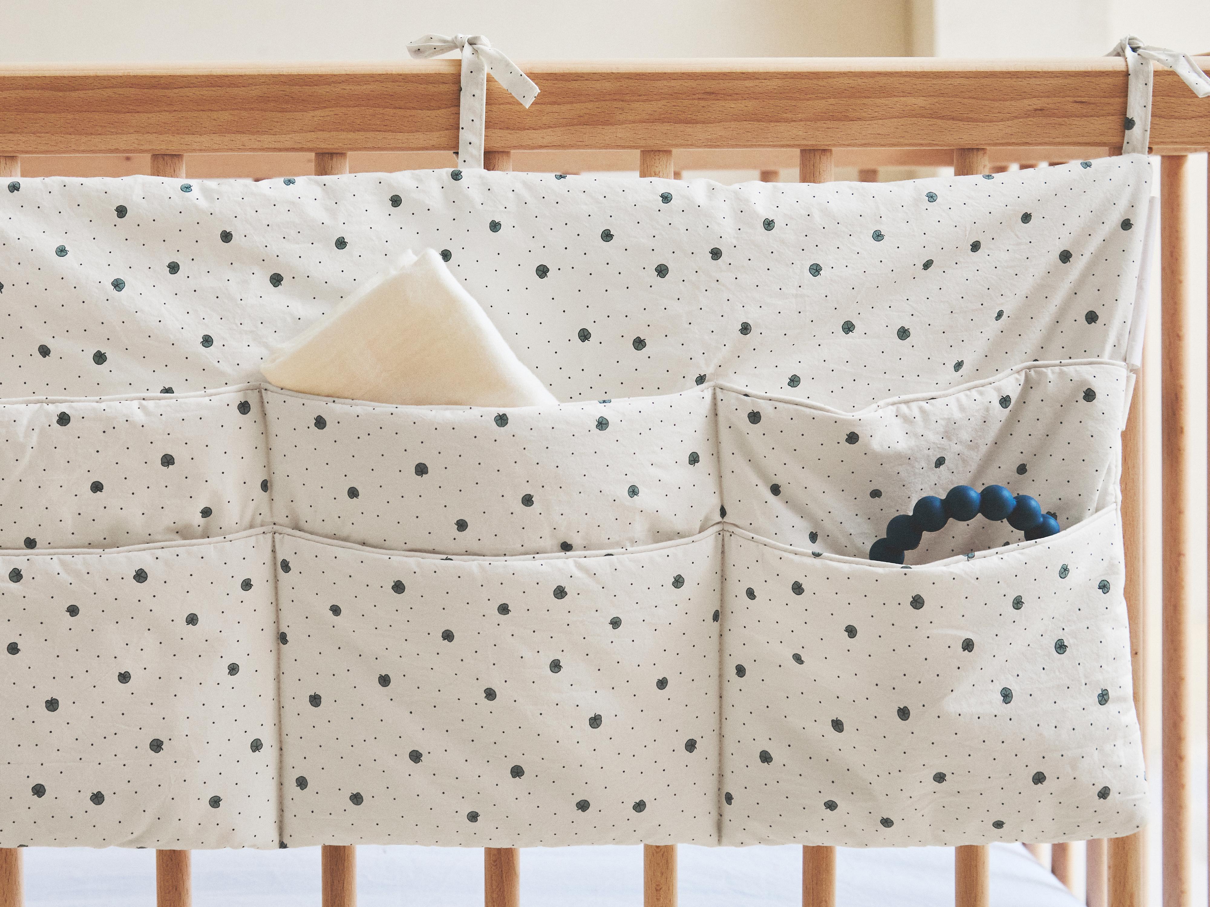 COT ORGANIZER WITH LEAVES