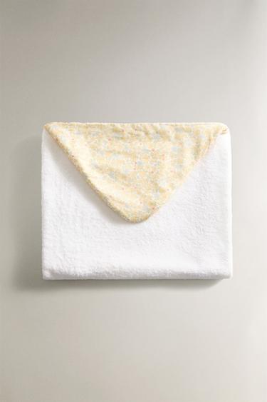 HOODED BABY TOWEL WITH FLORAL PIPING - Cream by Zara - Image 5