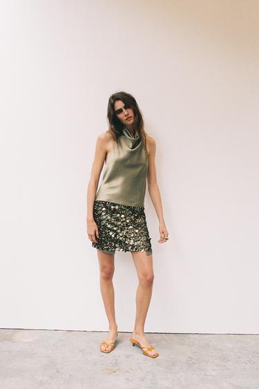 TOP HALTER SATINADO - Caqui claro de Zara