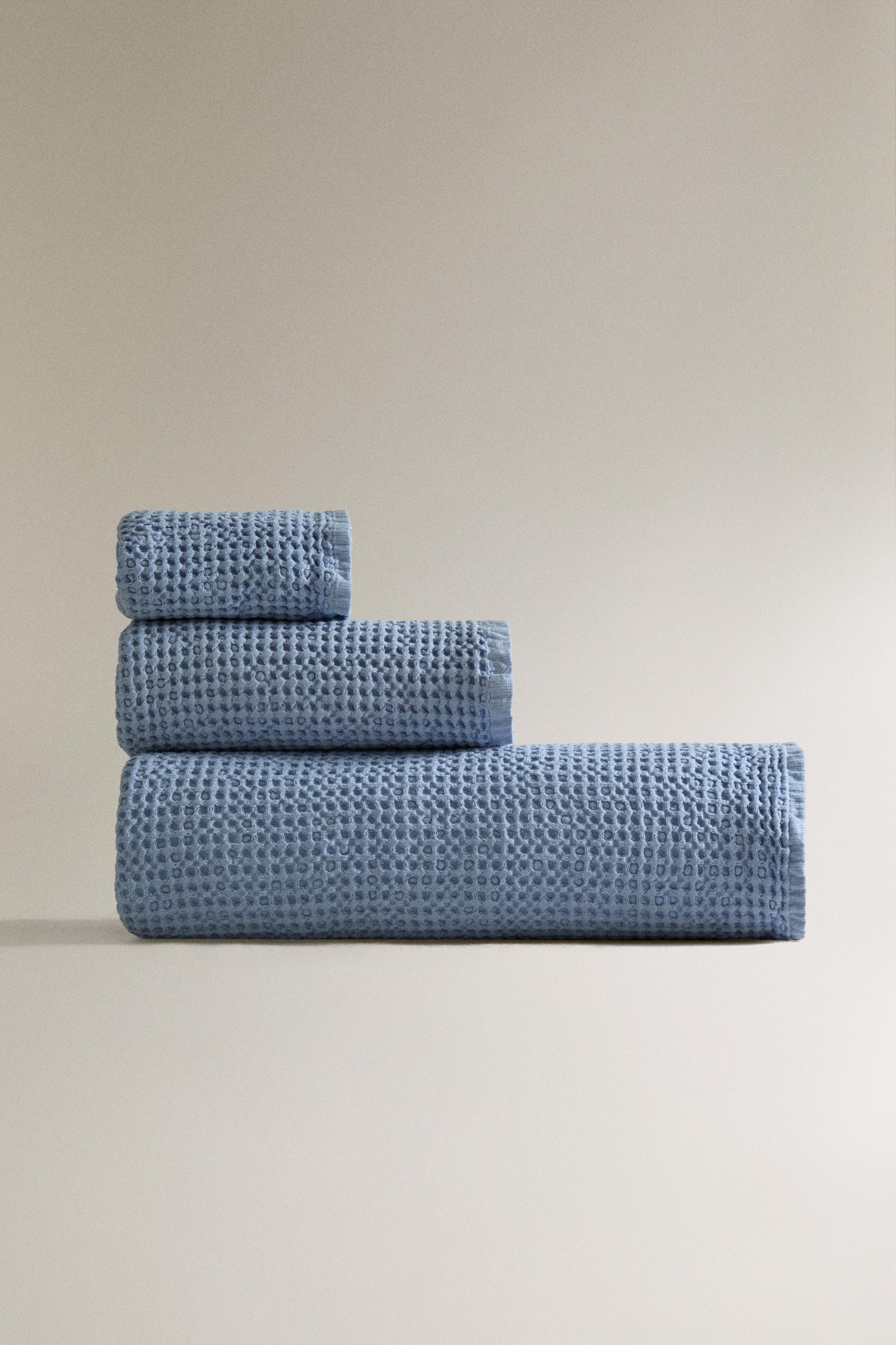 WAFFLE KNIT COTTON BATH TOWEL