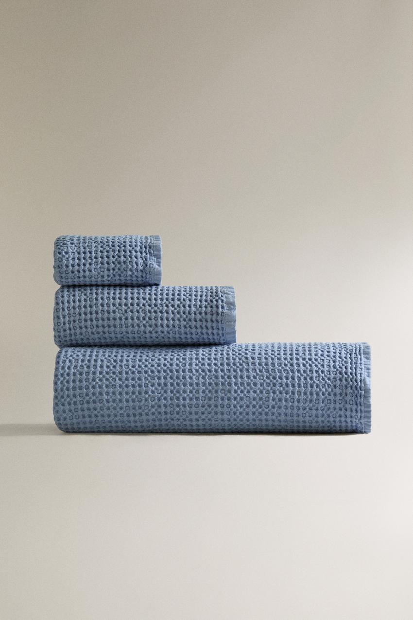 WAFFLE-TEXTURE COTTON TOWEL - Sky blue | ZARA United States