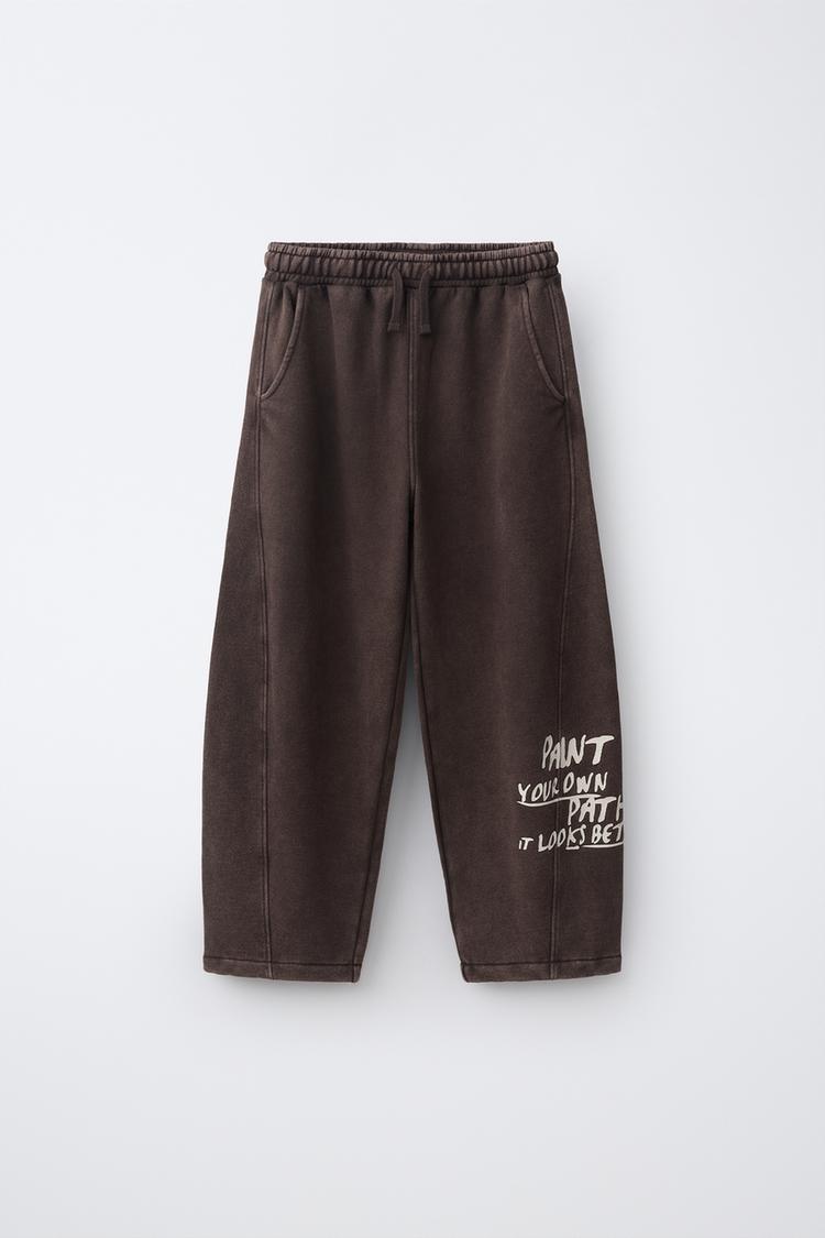PRINTED JOGGER PANTS — Brown