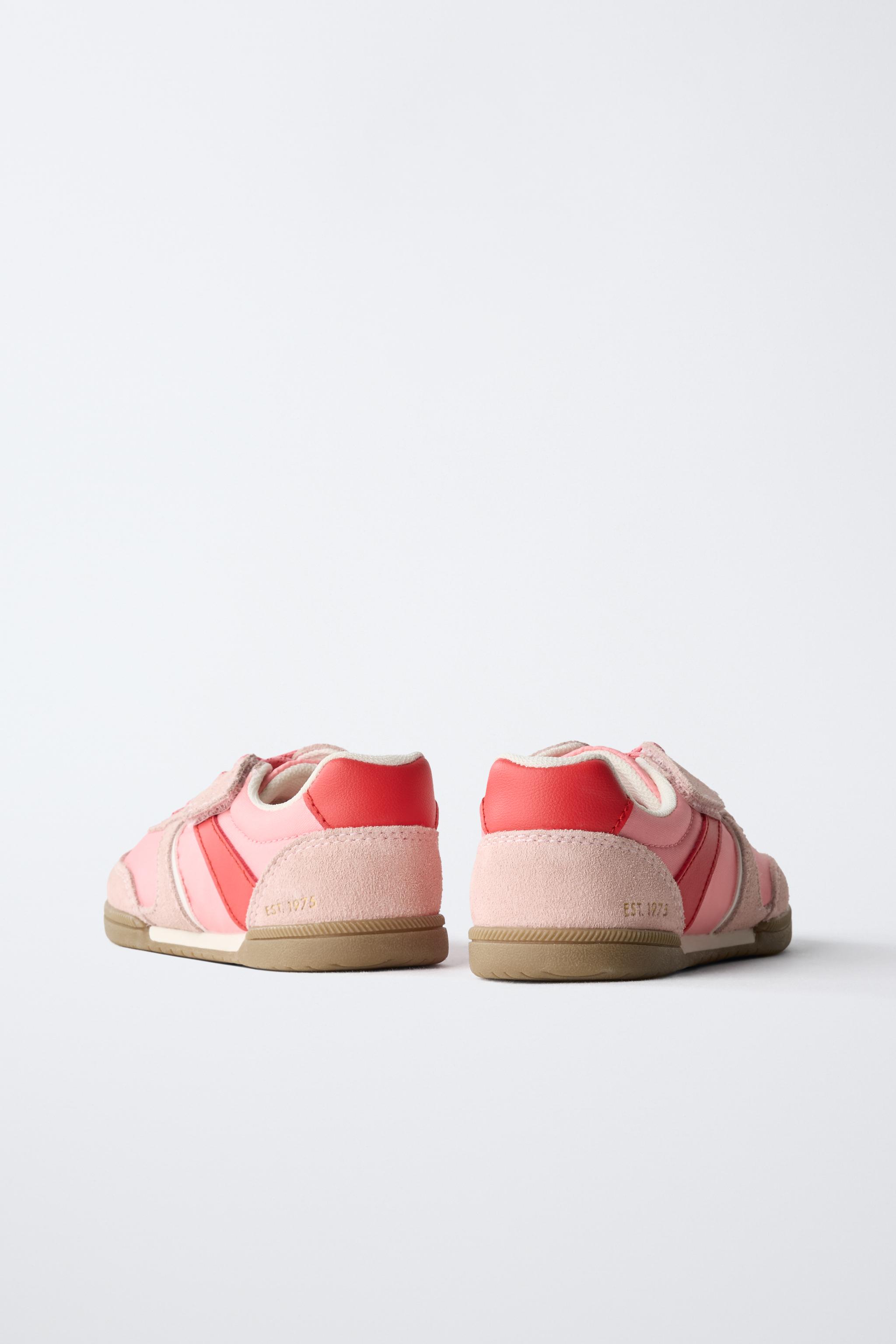 RETRO SNEAKERS