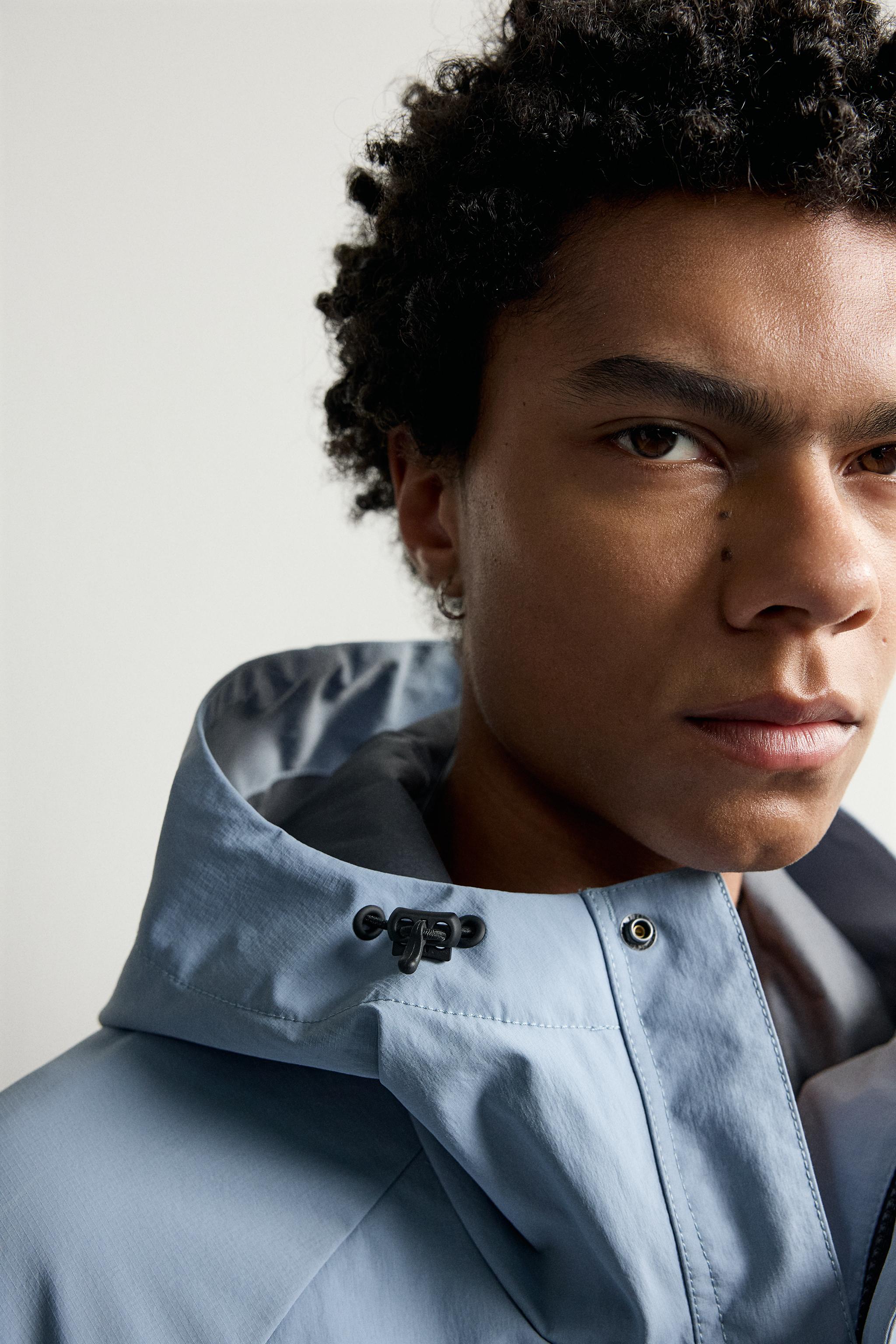 BLOUSON DÉPERLANT COUPE DÉCONTRACTÉE