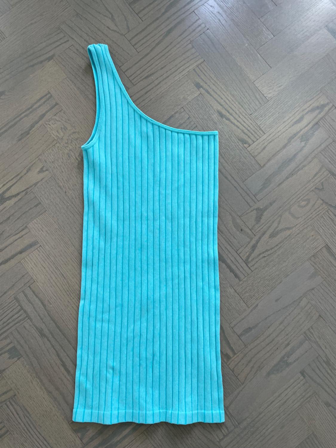 VESTIDO ASIMÉTRICO SEAMLESS