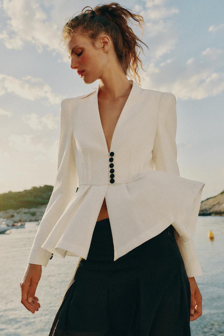 Blazer entallado con hombreras 3