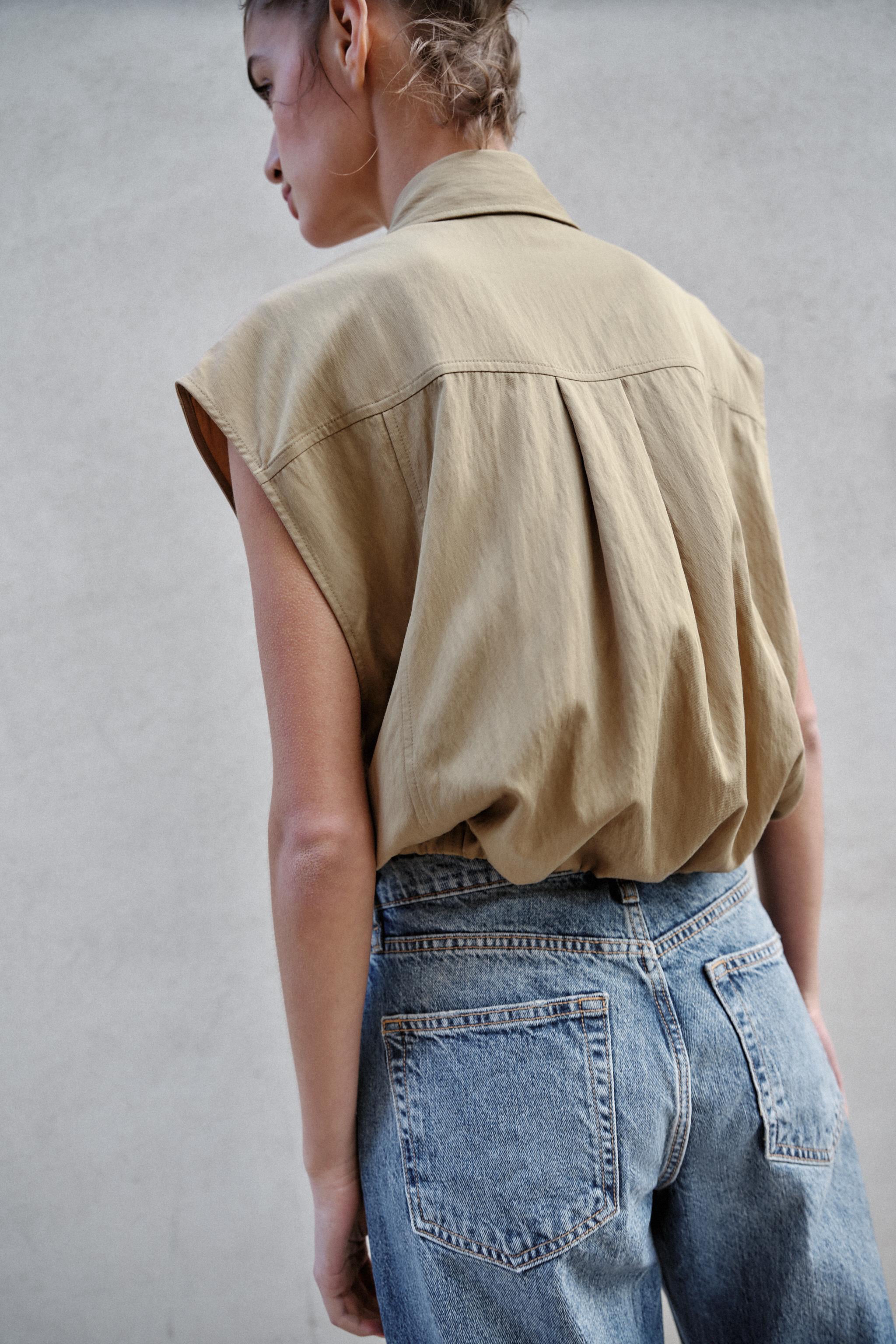 COLLARED TOP