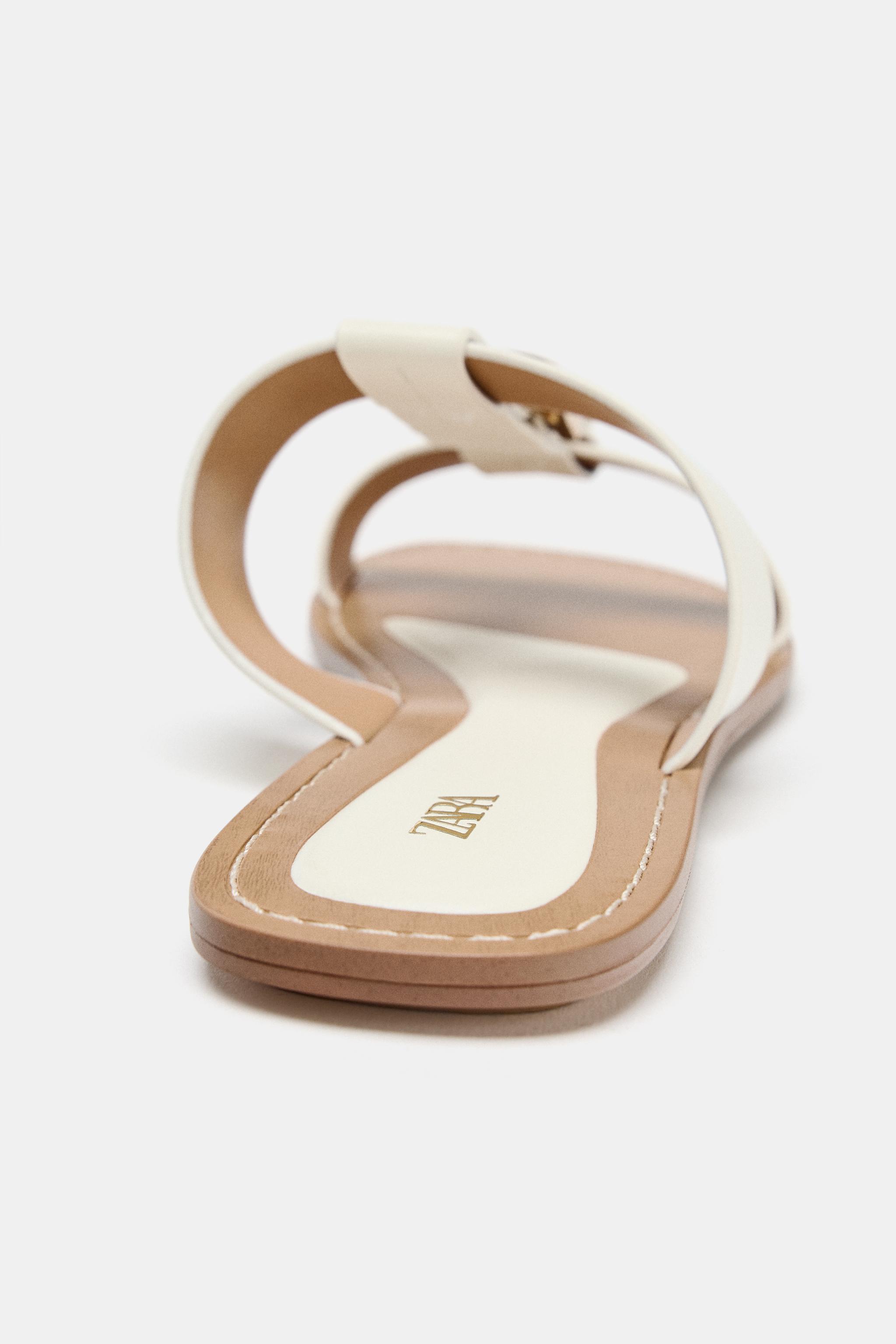 ダブルストラップ バックル フラットサンダル - ブラウン | ZARA ダブルストラップ バックル フラットサンダル - ブラウン | ZARA