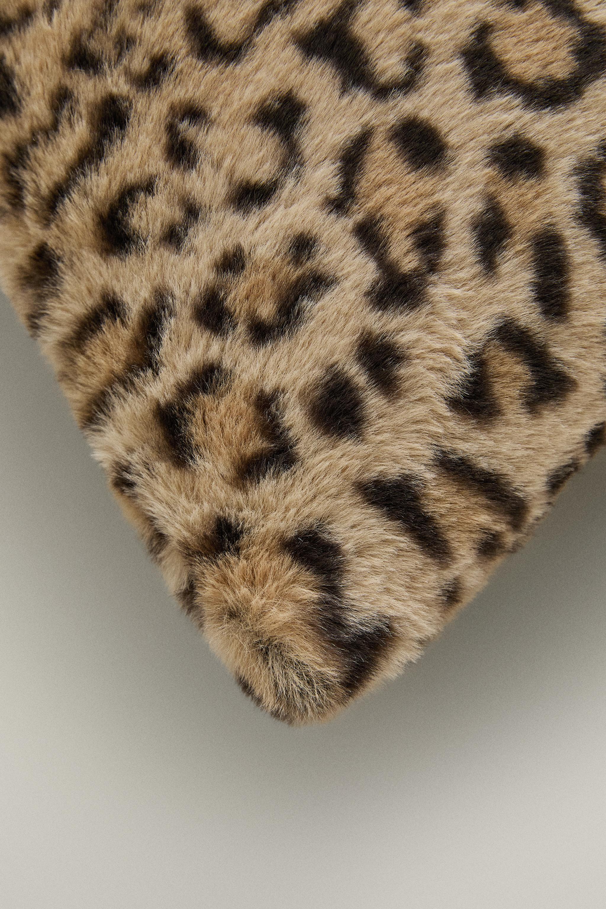 THROW PILLOW COVER LEOPARD FUR