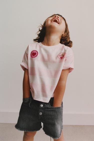 STRIPED T-SHIRT WITH PATCHES - Pastel pink by Zara