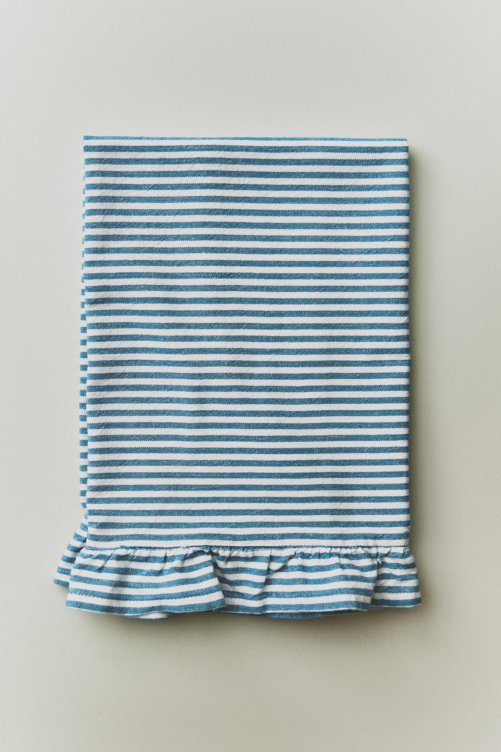 RUFFLED STRIPED KITCHEN TOWEL — Blue