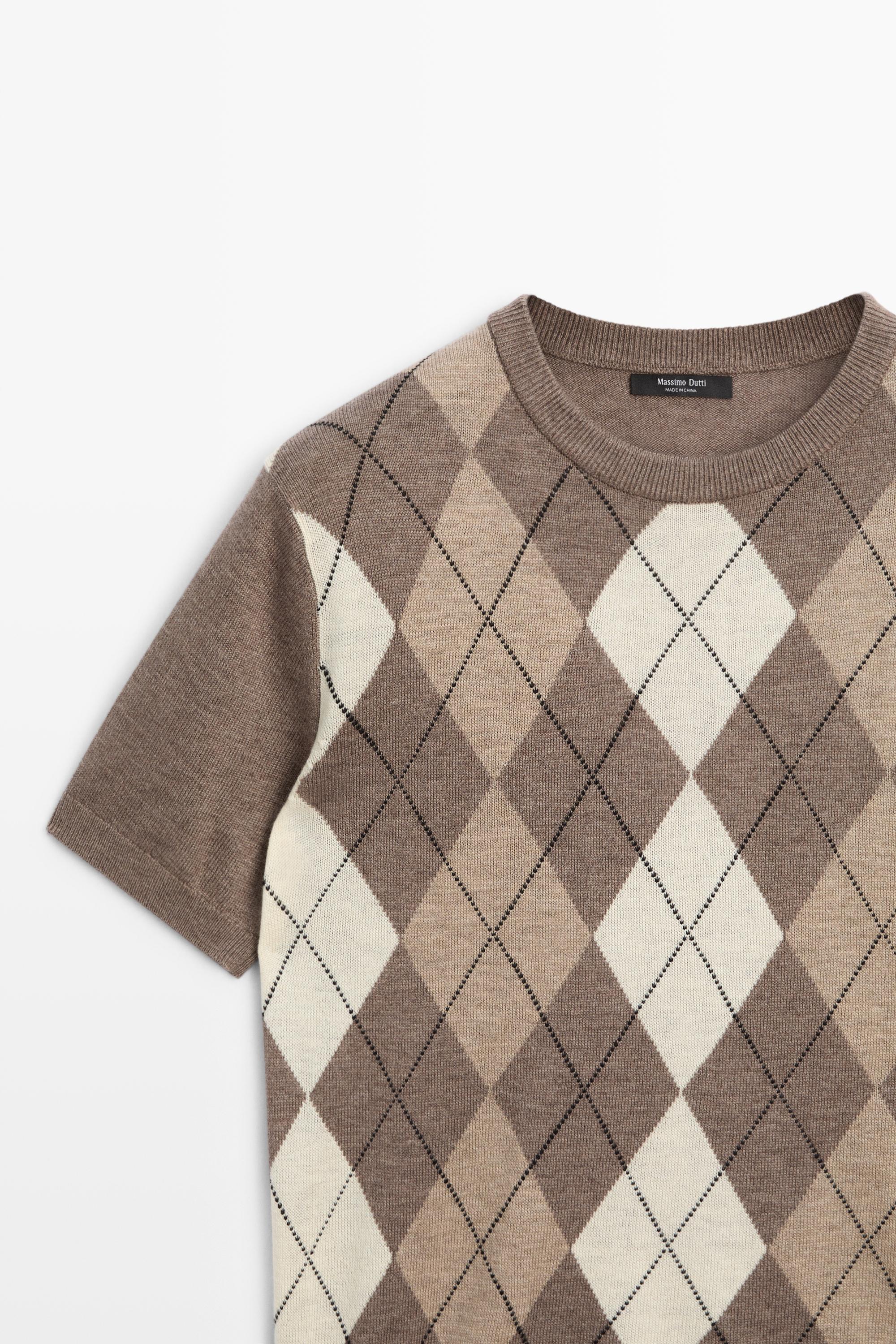 Short sleeve diamond-pattern sweater
