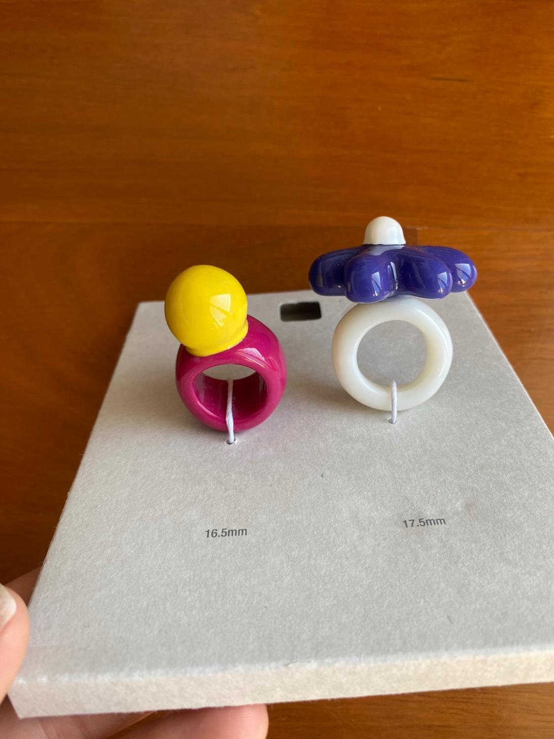 PACK OF 2 RESIN RINGS WITH 100% FLOWER BALL - Image 2
