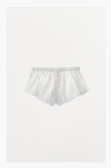 SHORTS POPELÍN ABULLONADO - Blanco de Zara