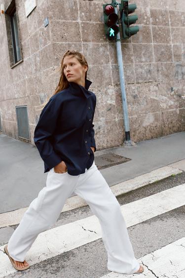 РУБАШКА С ВЫСОКИМ ВОРОТНИКОМ — СИНИЙ от Zara