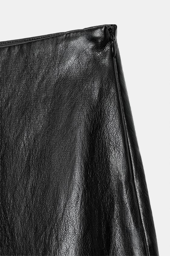 JUPE MI-LONGUE CAPE MATIÈRE SYNTHÉTIQUE - Noir de Zara - Image 7