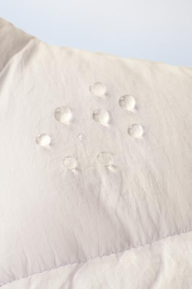 CHALECO WATER REPELLENT BOLSILLOS - Crudo de Zara