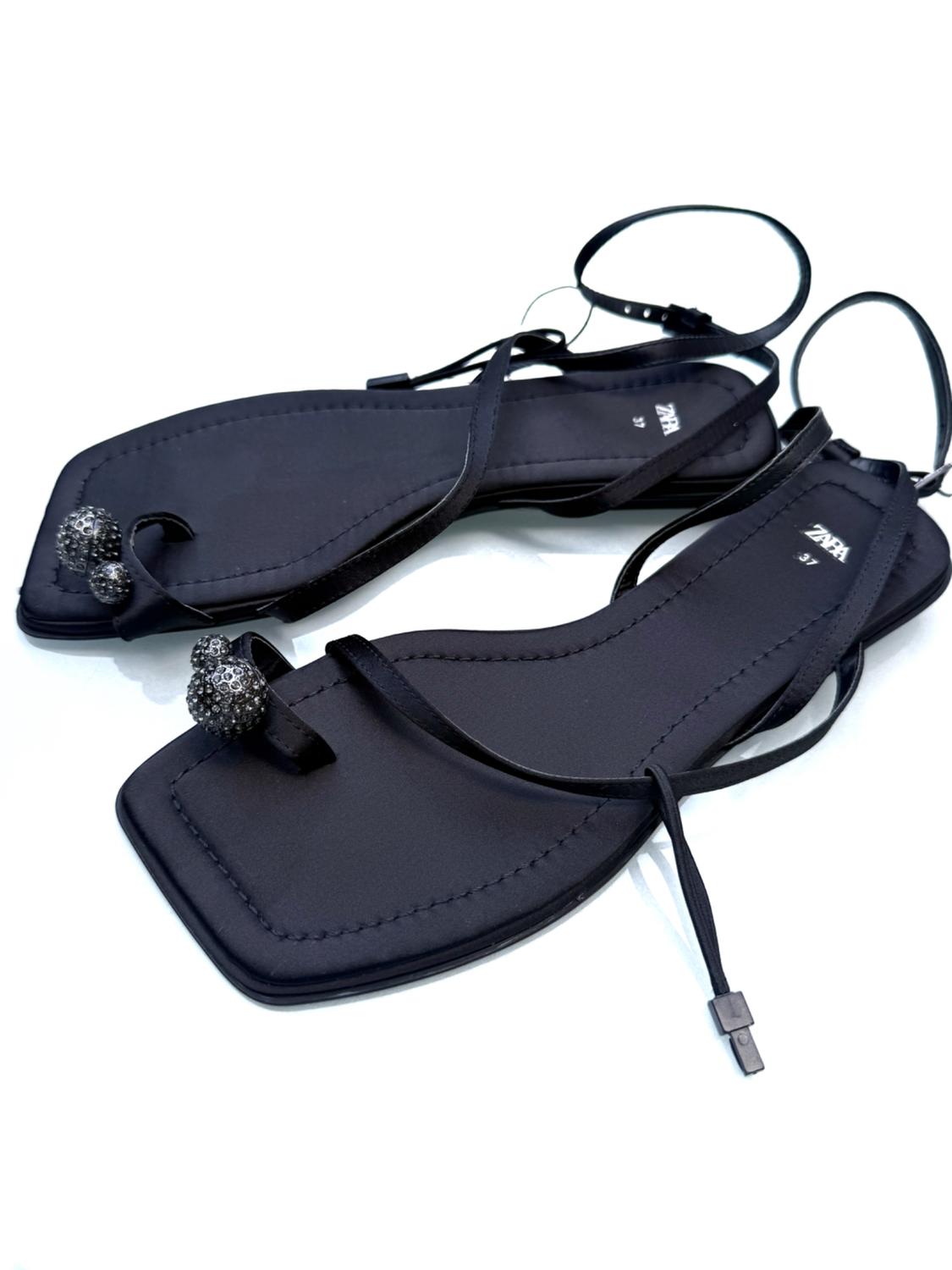 FLAT SANDALS WITH RHINESTONE TOE DIVIDER - Image 4