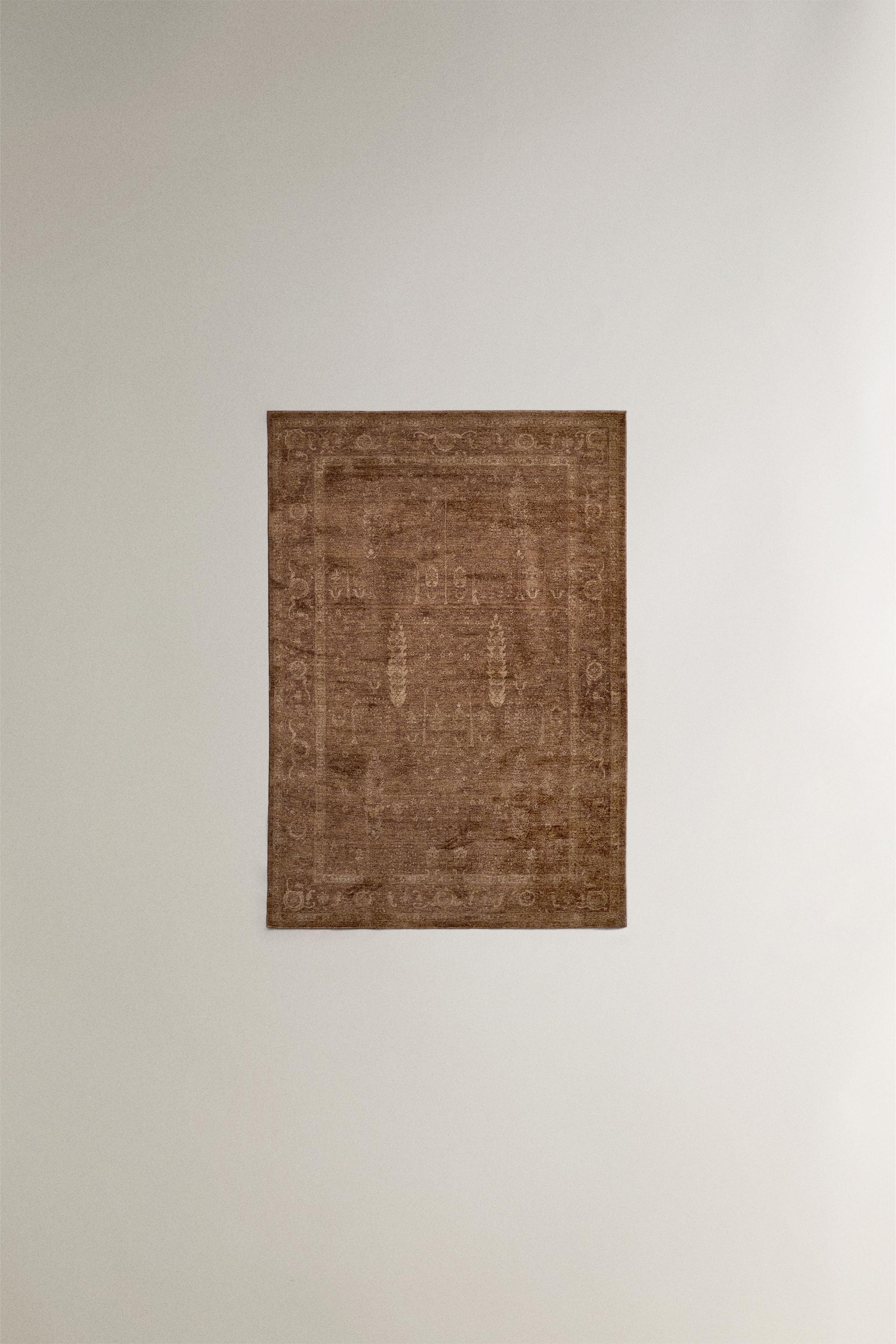 VINTAGE-EFFECT AREA RUG