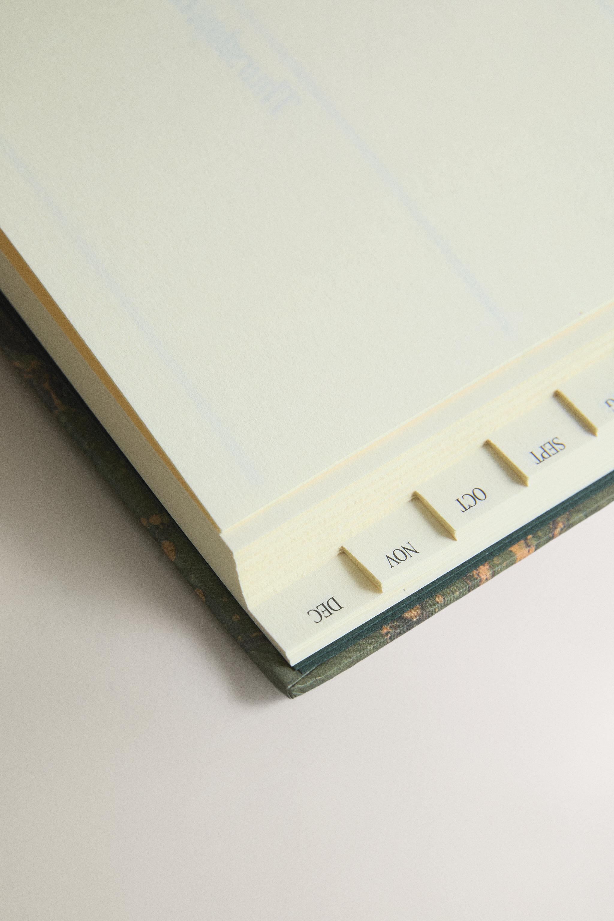WEEKLY VIEW DAILY PLANNER — Green
