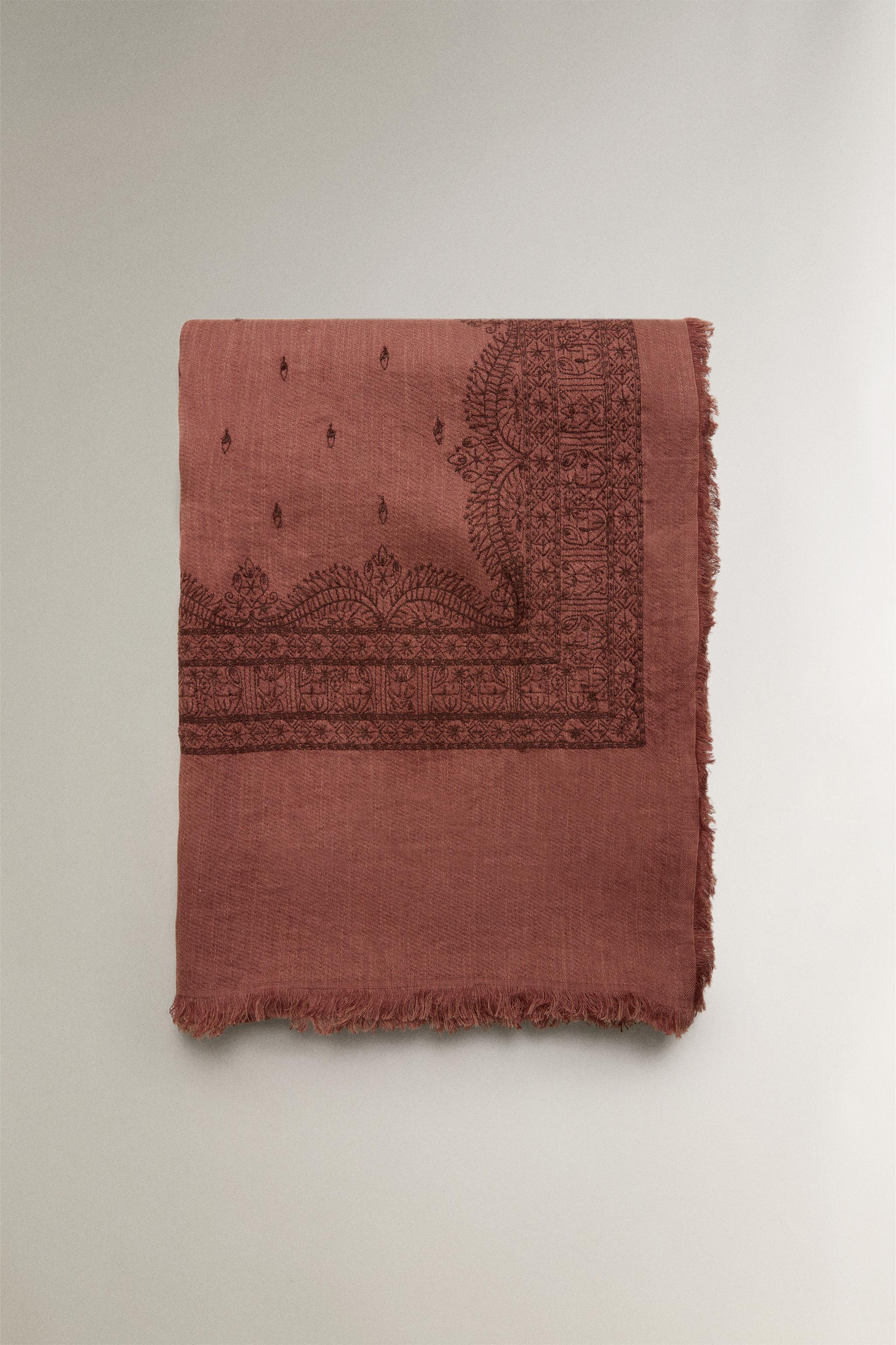 LINEN AND COTTON BLANKET WITH EMBROIDERY