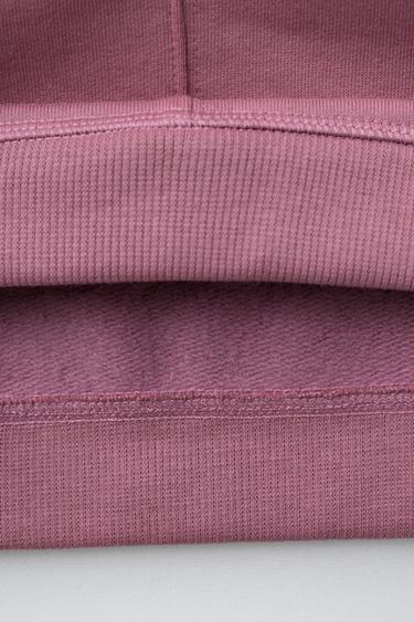 SWEAT AVEC INSCRIPTION EN RELIEF - Rose foncé de Zara - Image 4